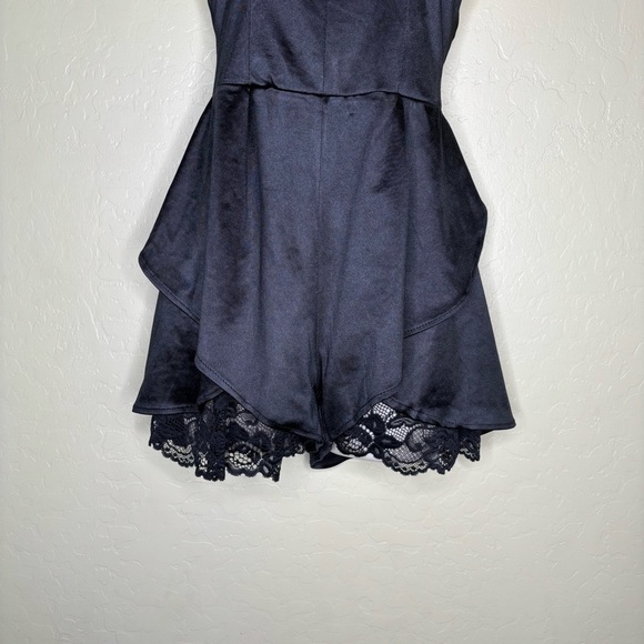 Lace Trim Satin Backless Romper Black S - Picture 3 of 10
